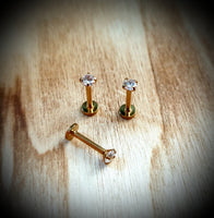 Crystal Prong-Set Labret ↠ Gold