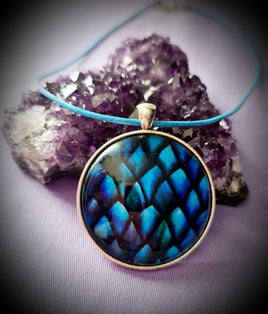 Dragon Scale Cabochon Necklace